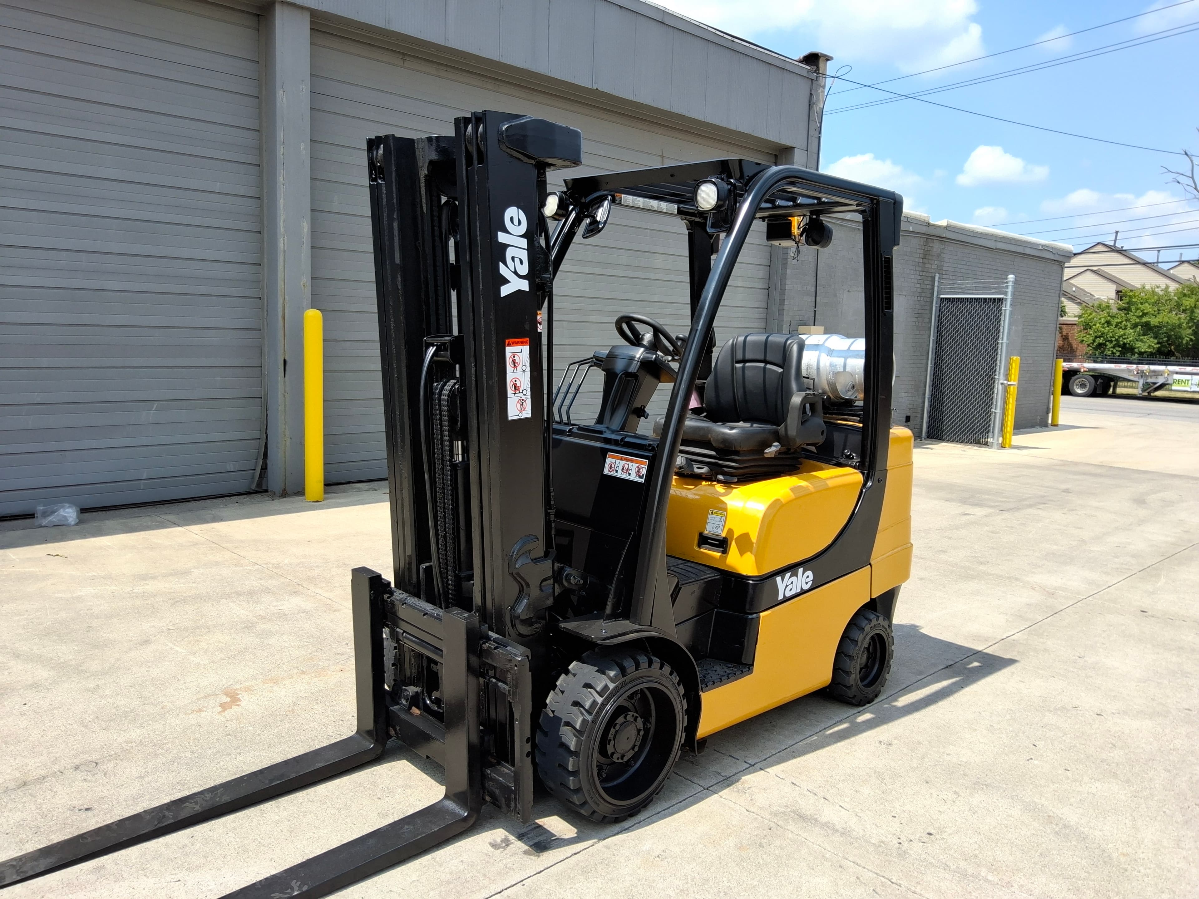 Yale Model GLC070VXN 7,000lb Capacity Cushion Tire LP Powered Forklift. Hours: 8,008