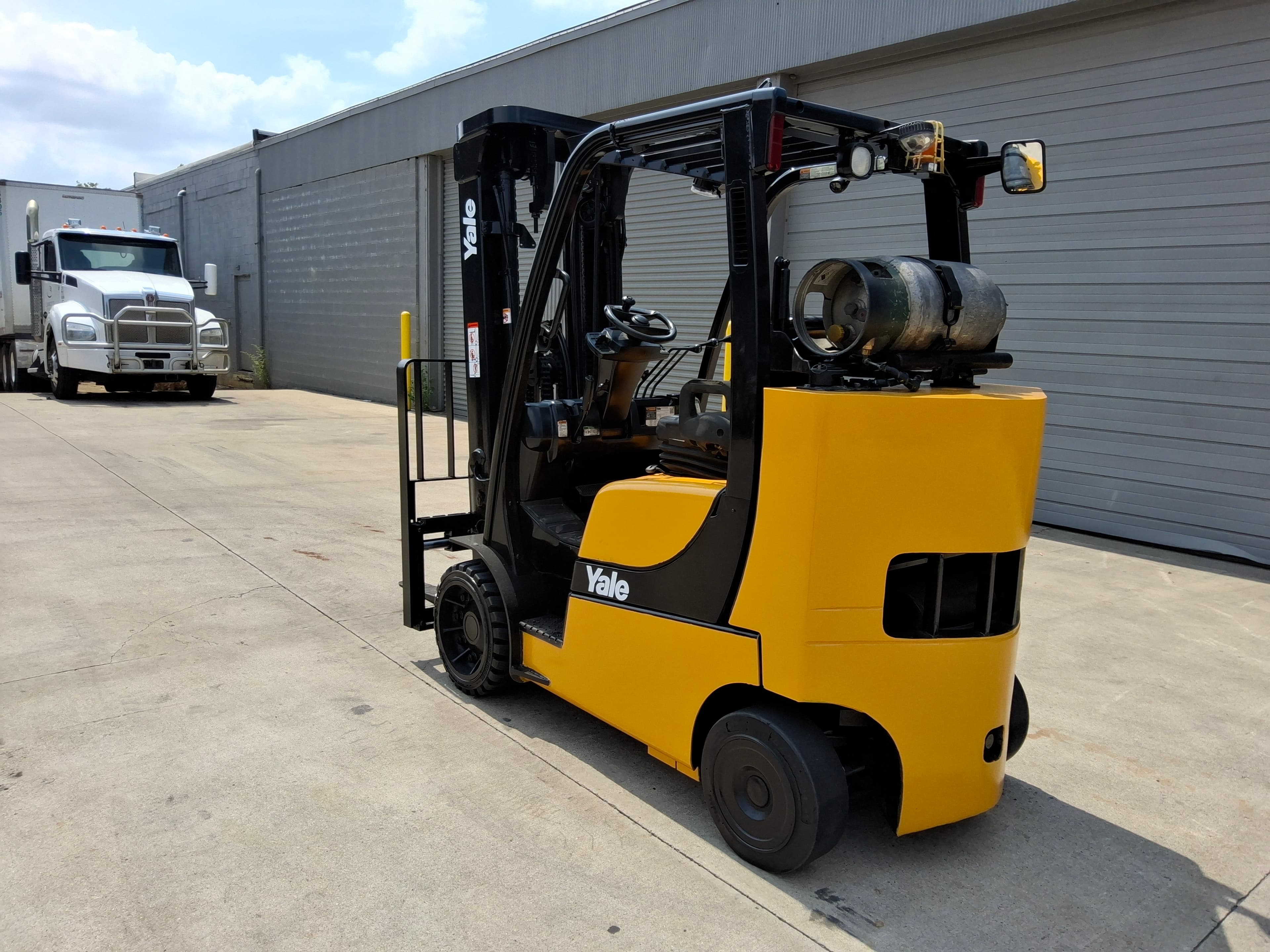 2018 Yale GLC080VX 8,000 LB Cushion Tire LP Forklift, 8,934 Hours