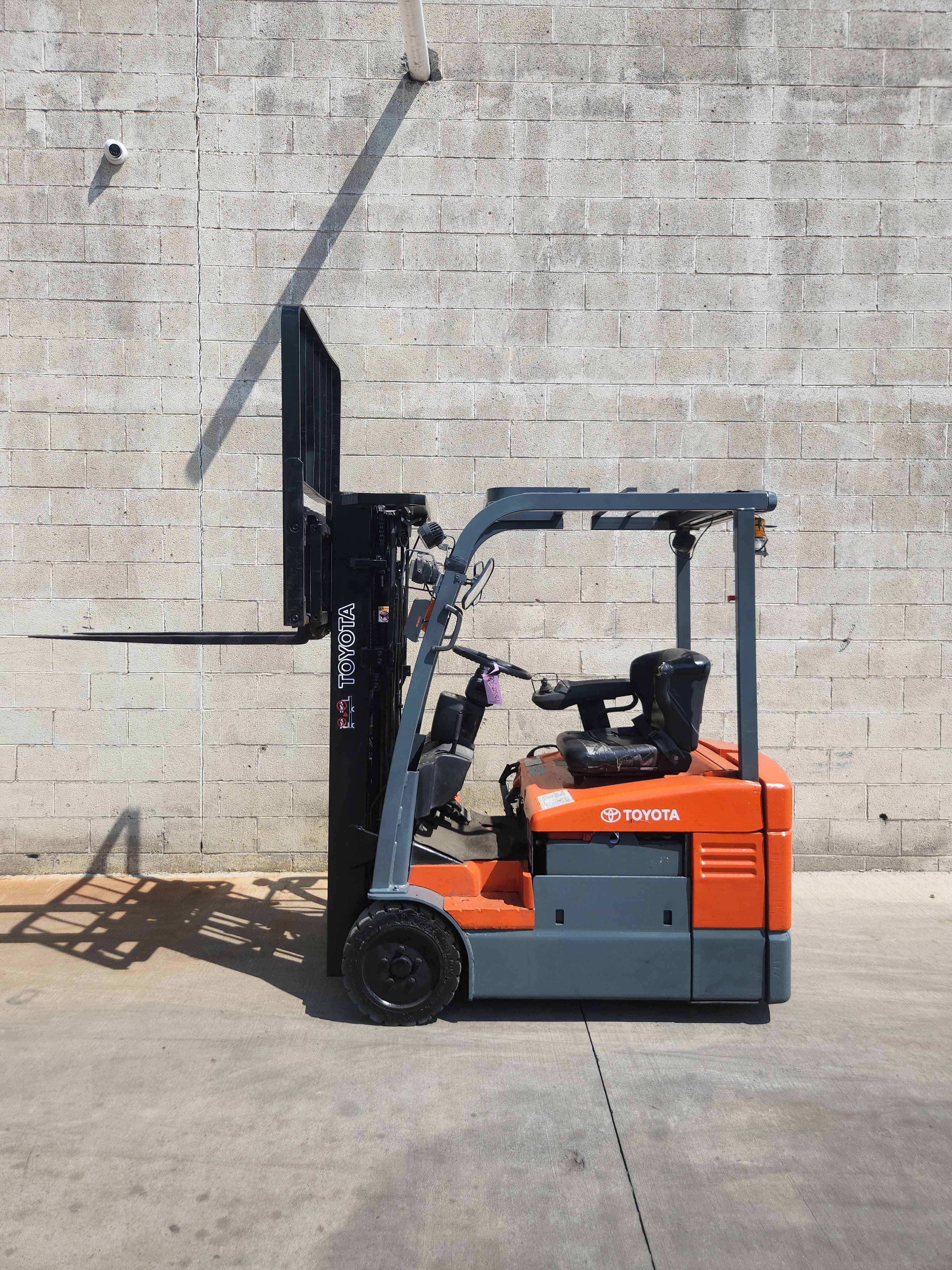 Toyota Model: 7FBEU15 3,500lb Capacity Electric Forklift