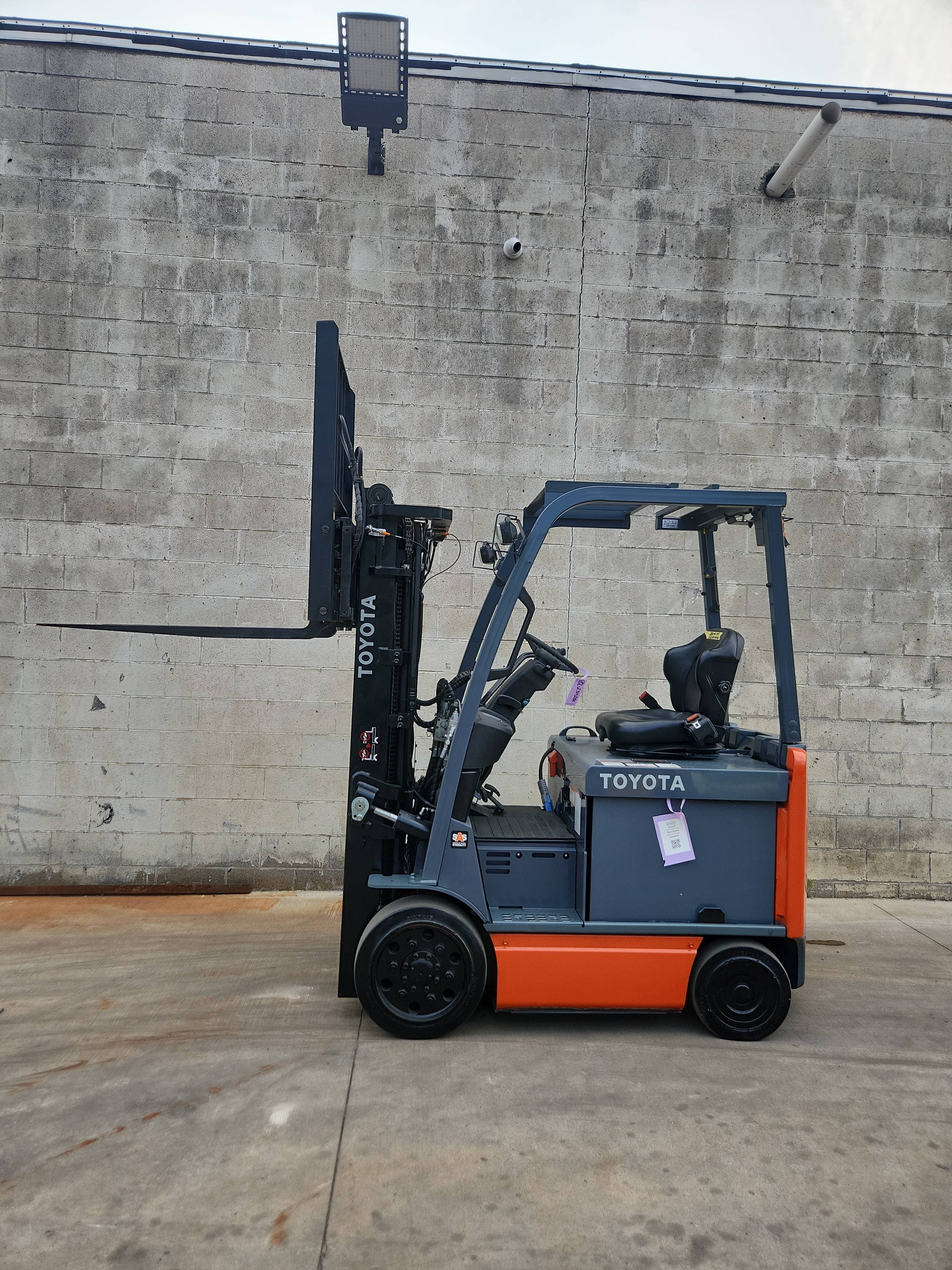 Toyota Model: 8FBCU25 5,000lb Capacity Electric Forklift. Hours: 2,851