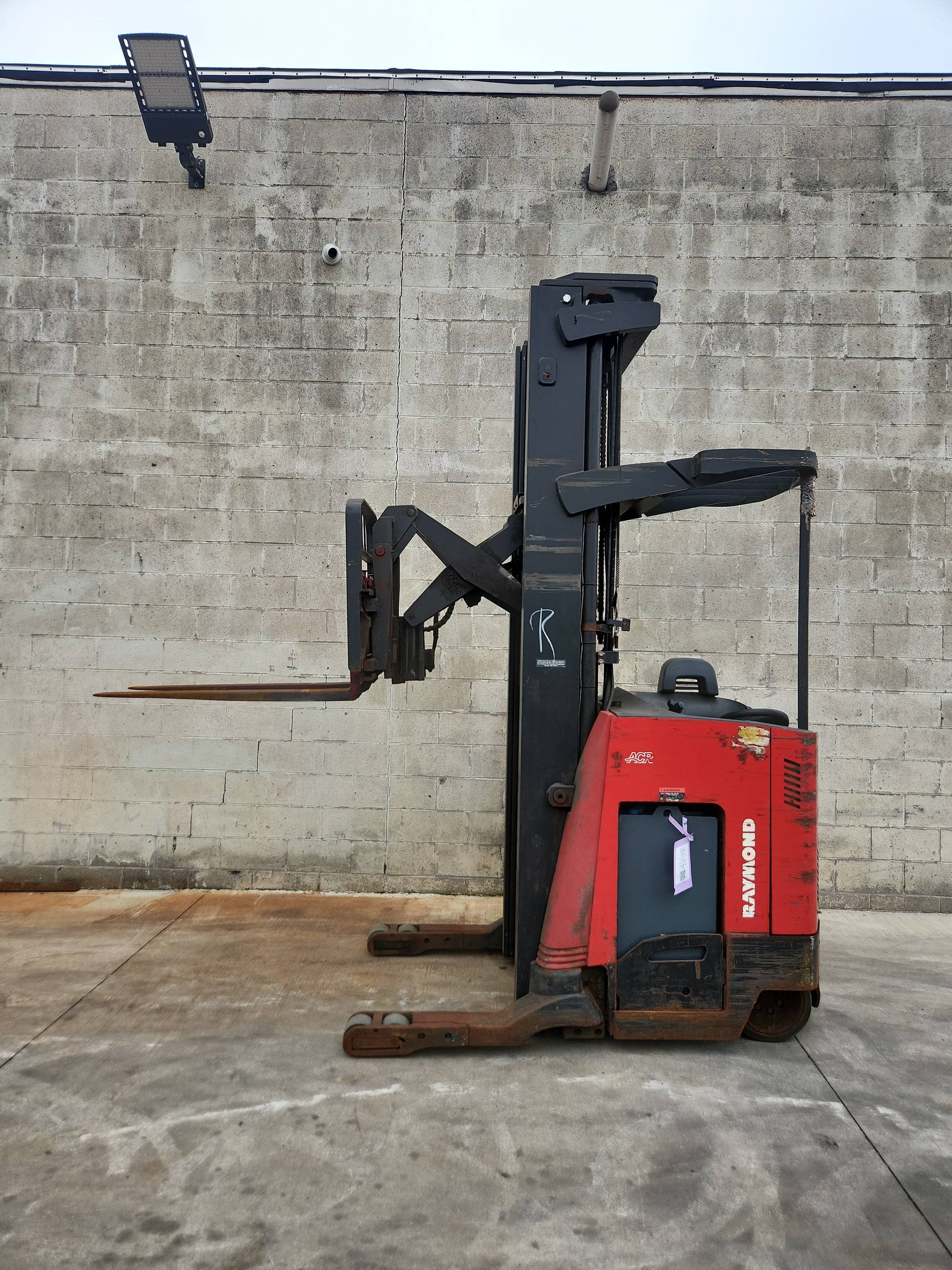 2017 Raymond Model: 750-R45TT 4,500lb Capacity Electric Forklift.