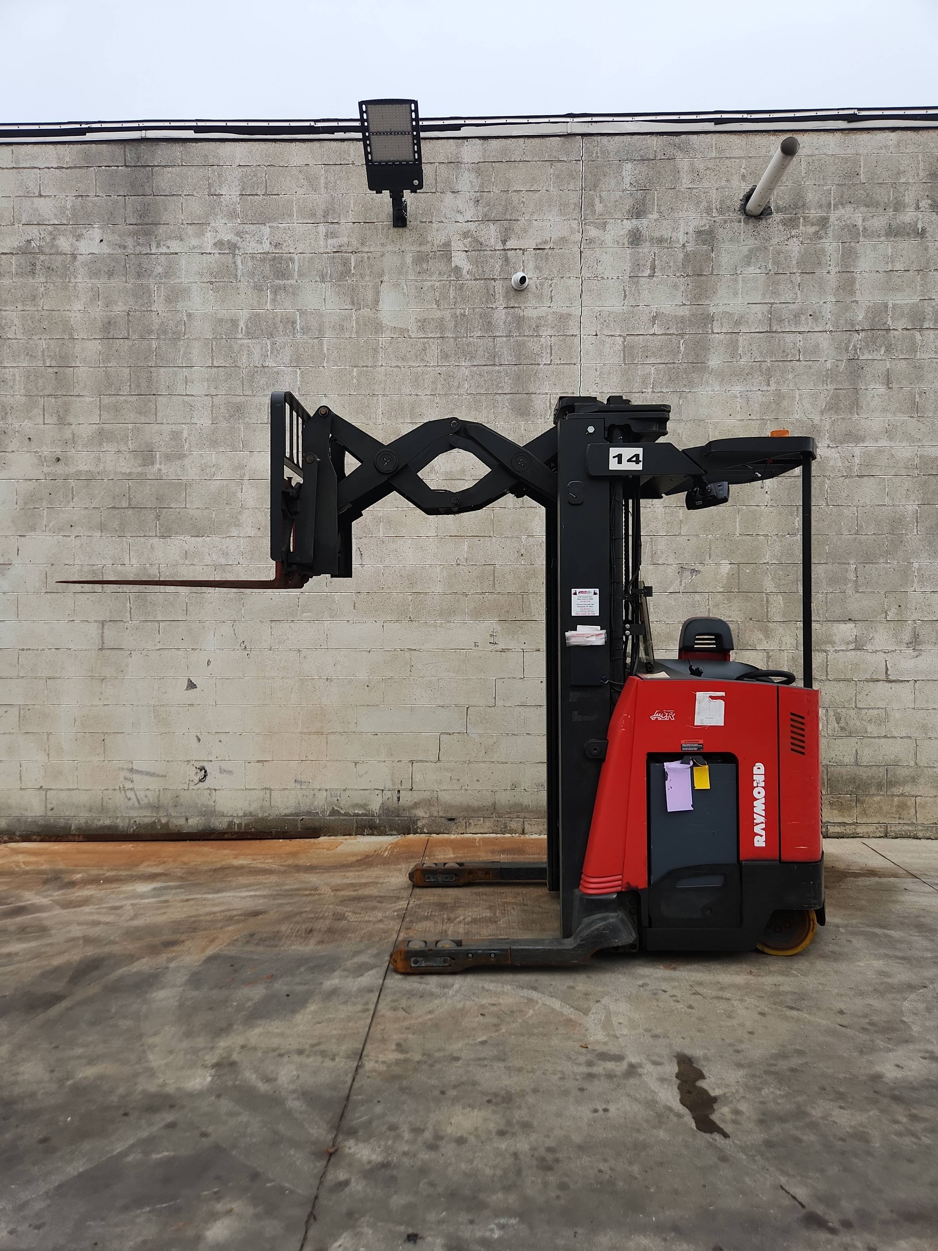 2016 Raymond Model: 730-DR30TT 3,000LB Double Reach Electric Forklift.