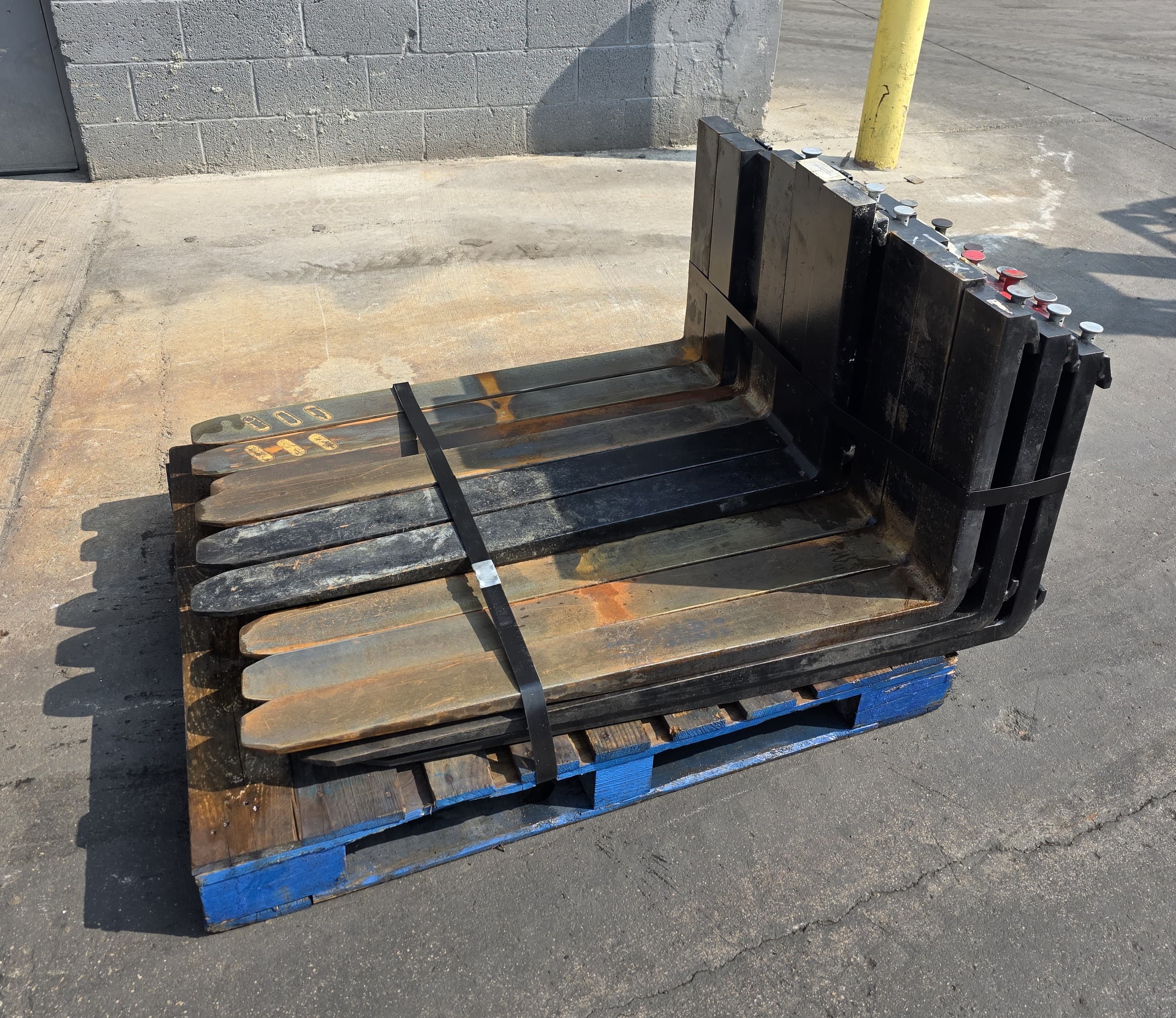 Cascade/Bolzoni Class 2 42-inch Forks SOLD BY THE PALLET