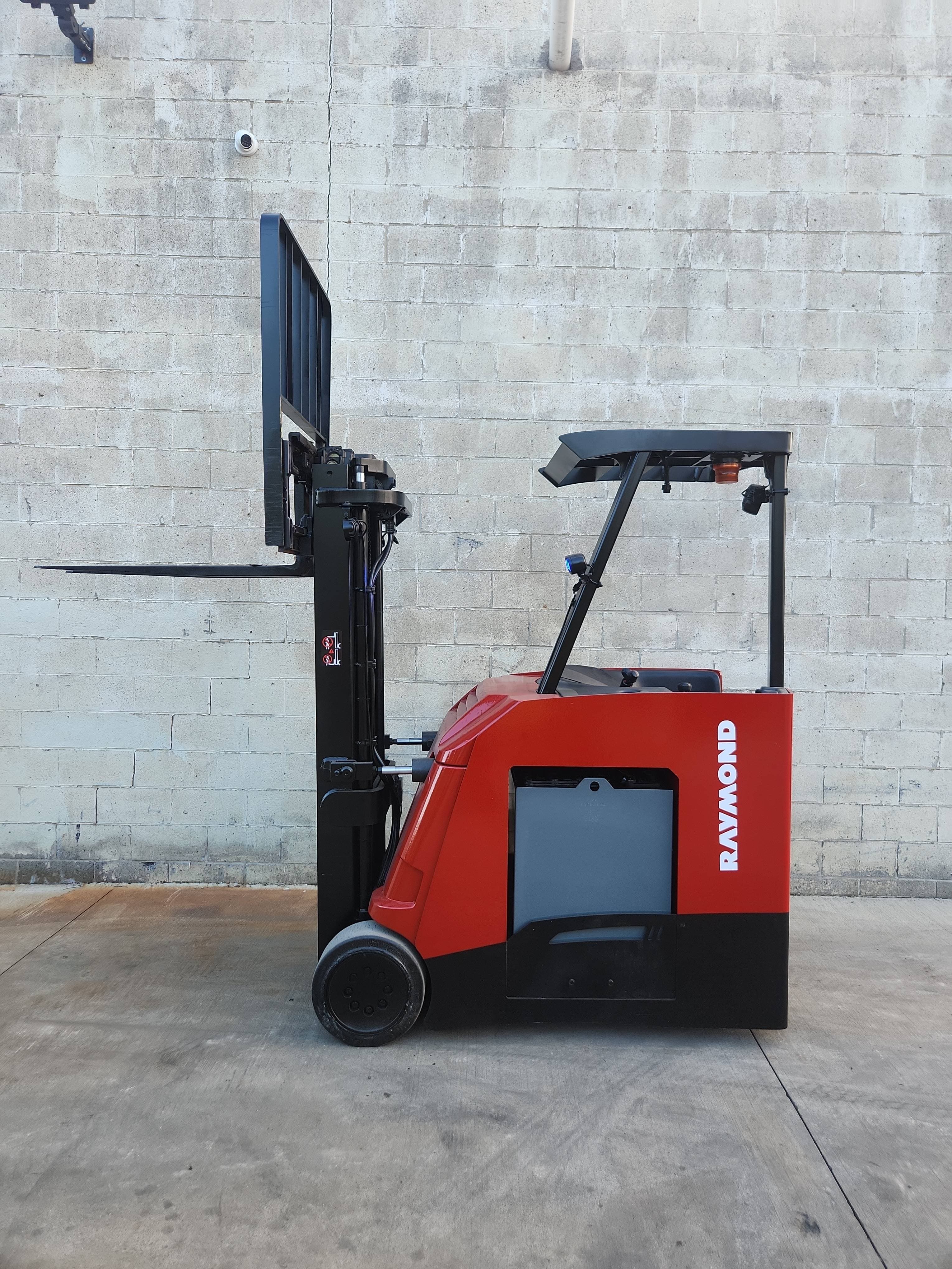 2020 Raymond Model: 425-C50TT 5,000LB Stand Up Counterbalance Electric Forklift. Hours: 8,696.
