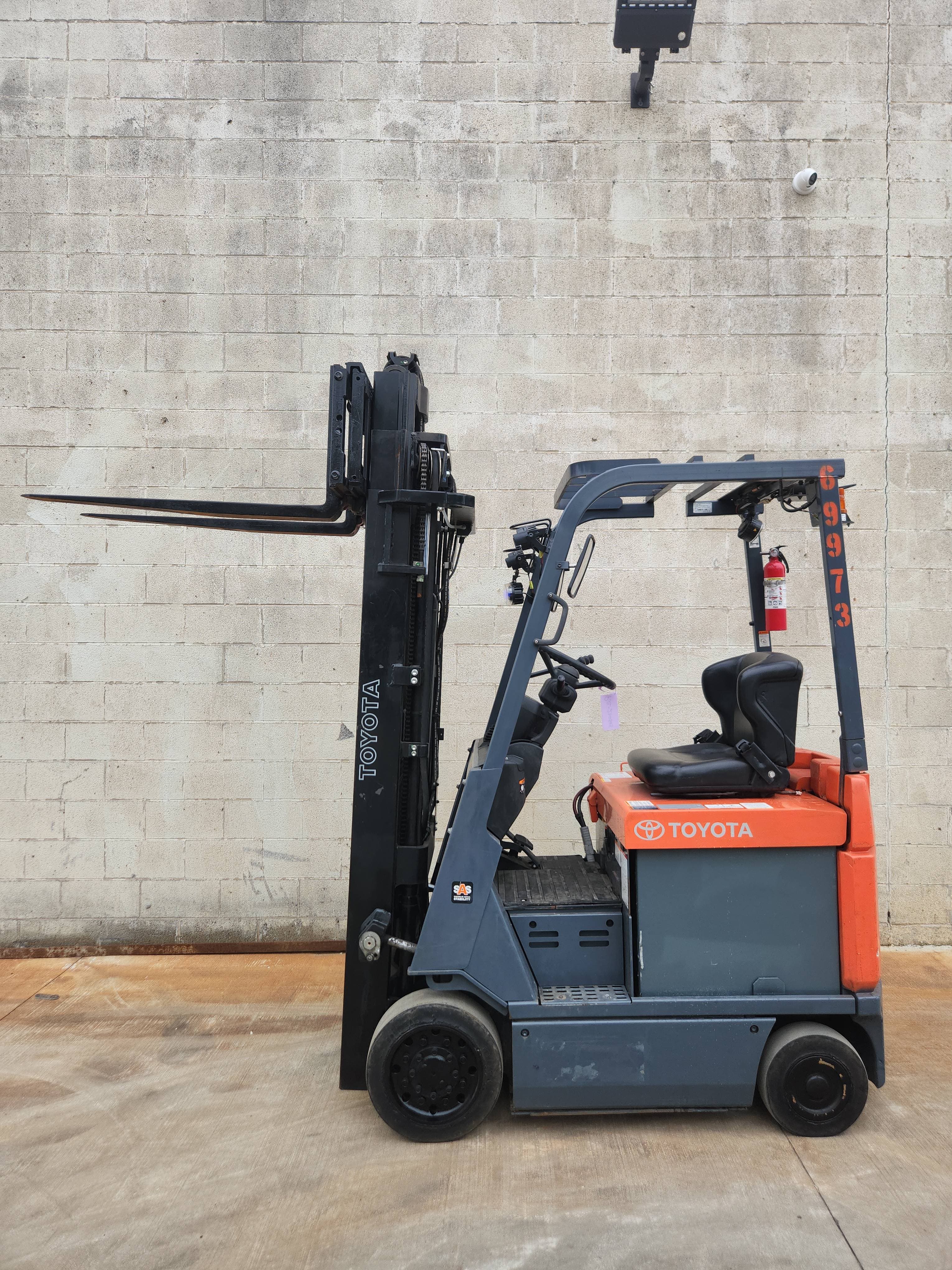 Toyota Model: 7FBEU18 3,500lb Capacity Electric Forklift. 3,426 Hours