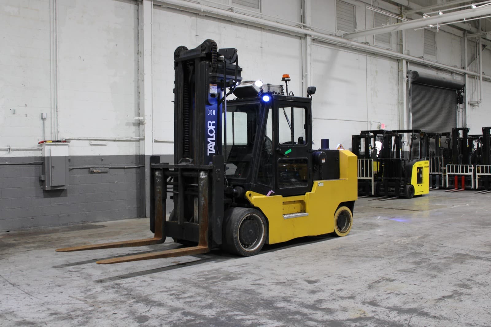 Taylor THC300S 30,000 lb Capacity Solid Cushion Tire Forklift