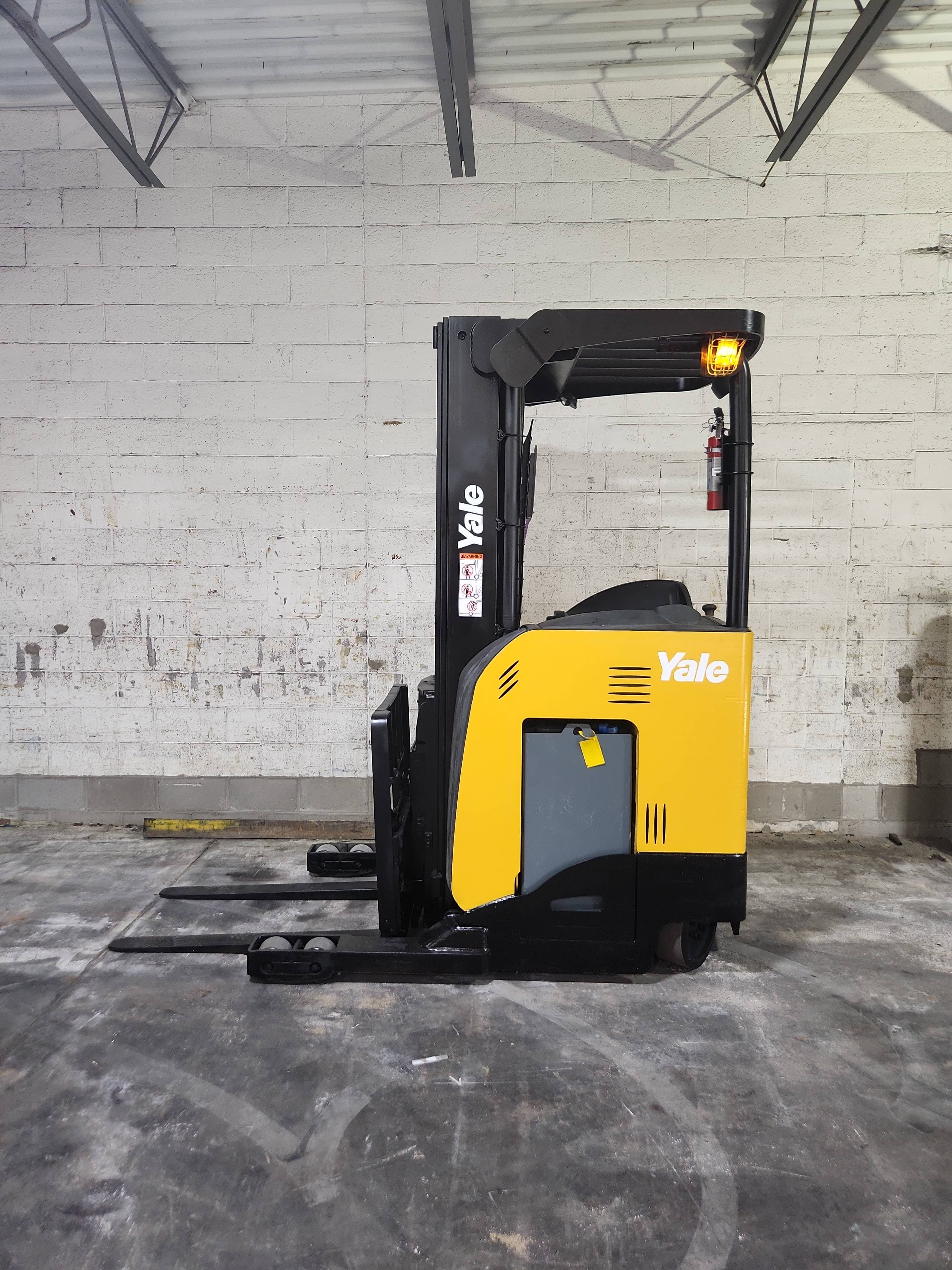 Yale Model: NR045EBN Electric Reach Truck 4,500Lb Capacity. Hours: 3,733