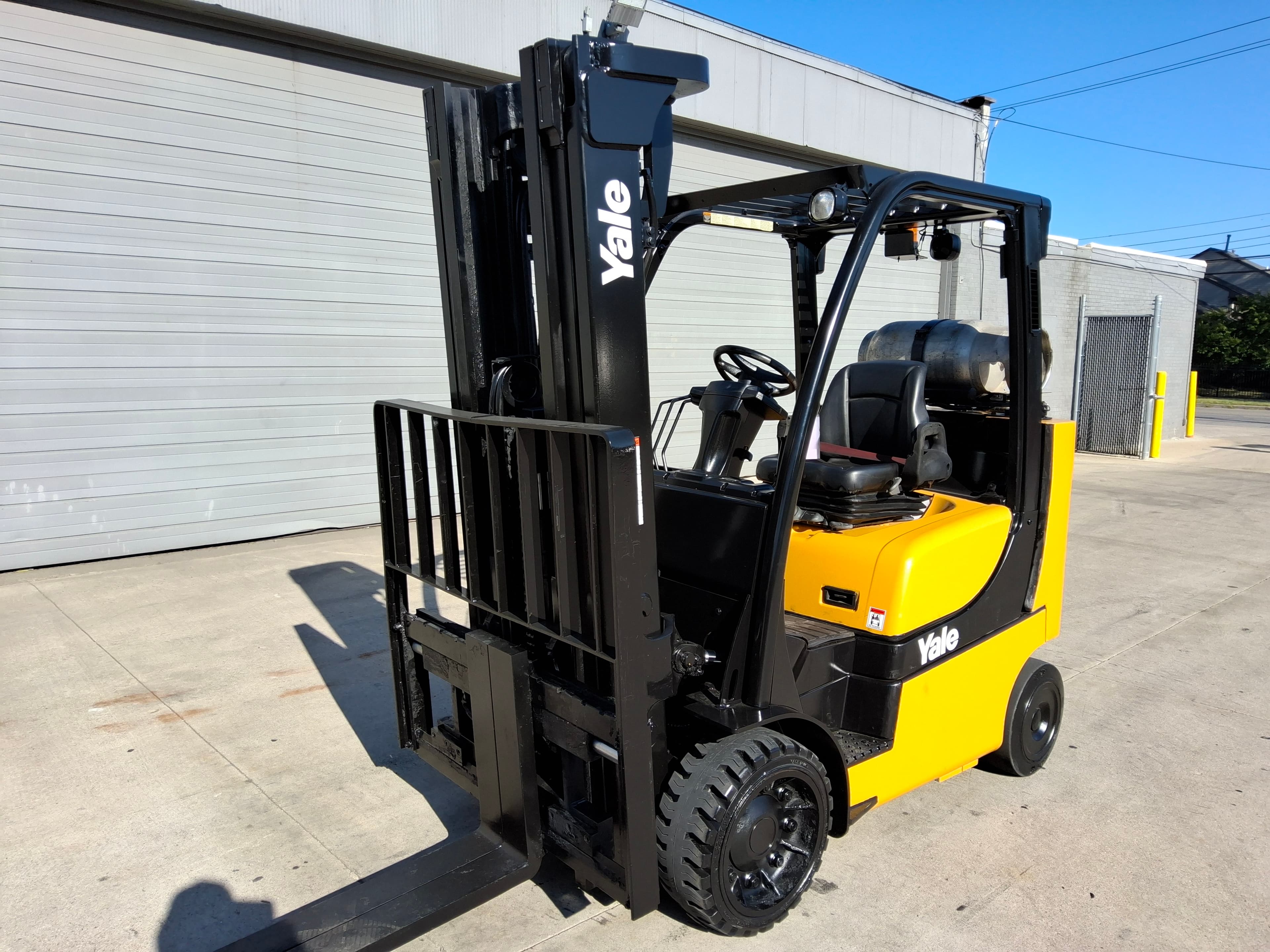 2017 Yale GLC080VXN 8,000 LB Capacity Cushion Tire Box Cart LP Forklift. Hours: 5,554