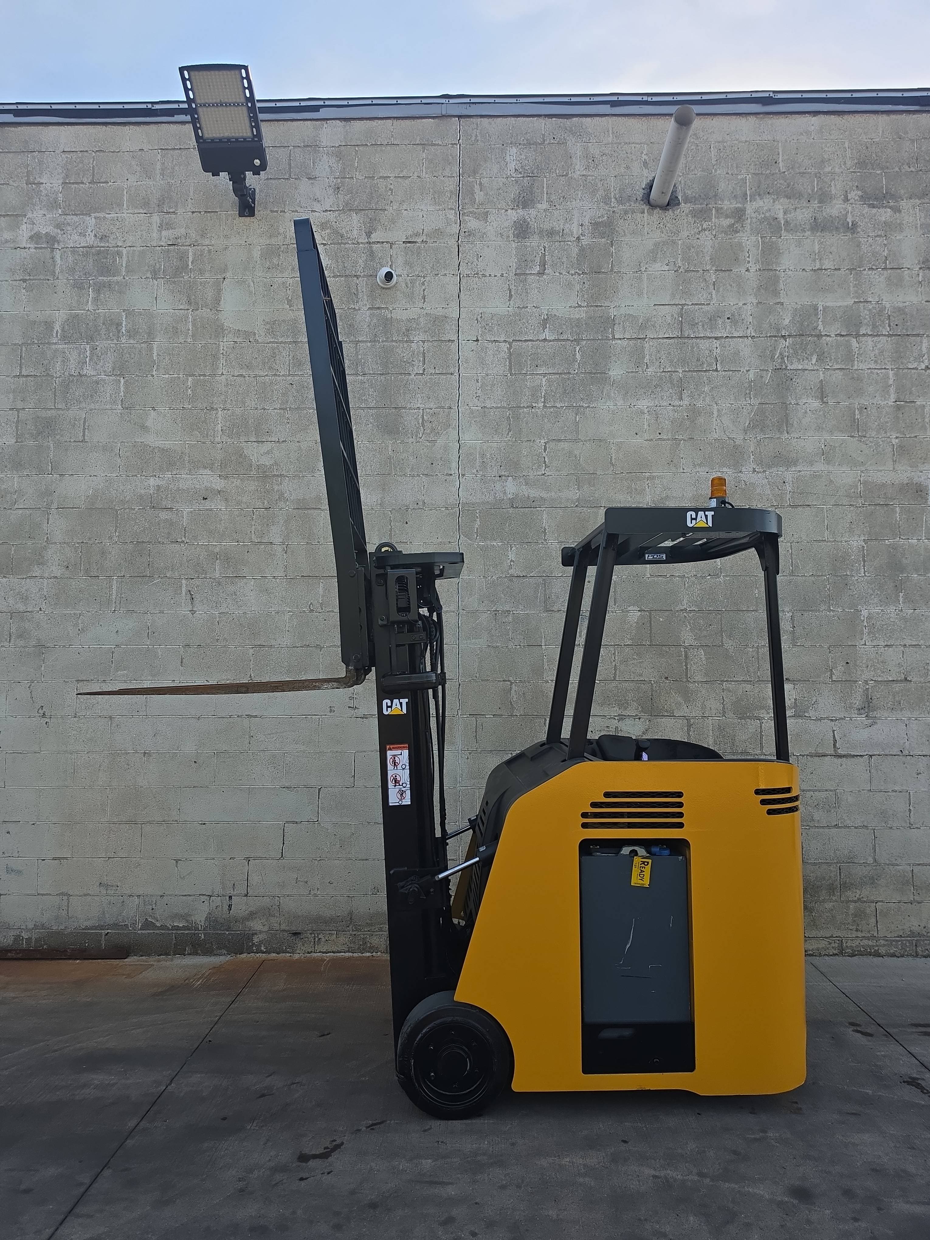 Caterpillar Model: ES3500-36V 3,500LB Stand Up Counterbalance Electric Forklift. Hours: 2,847