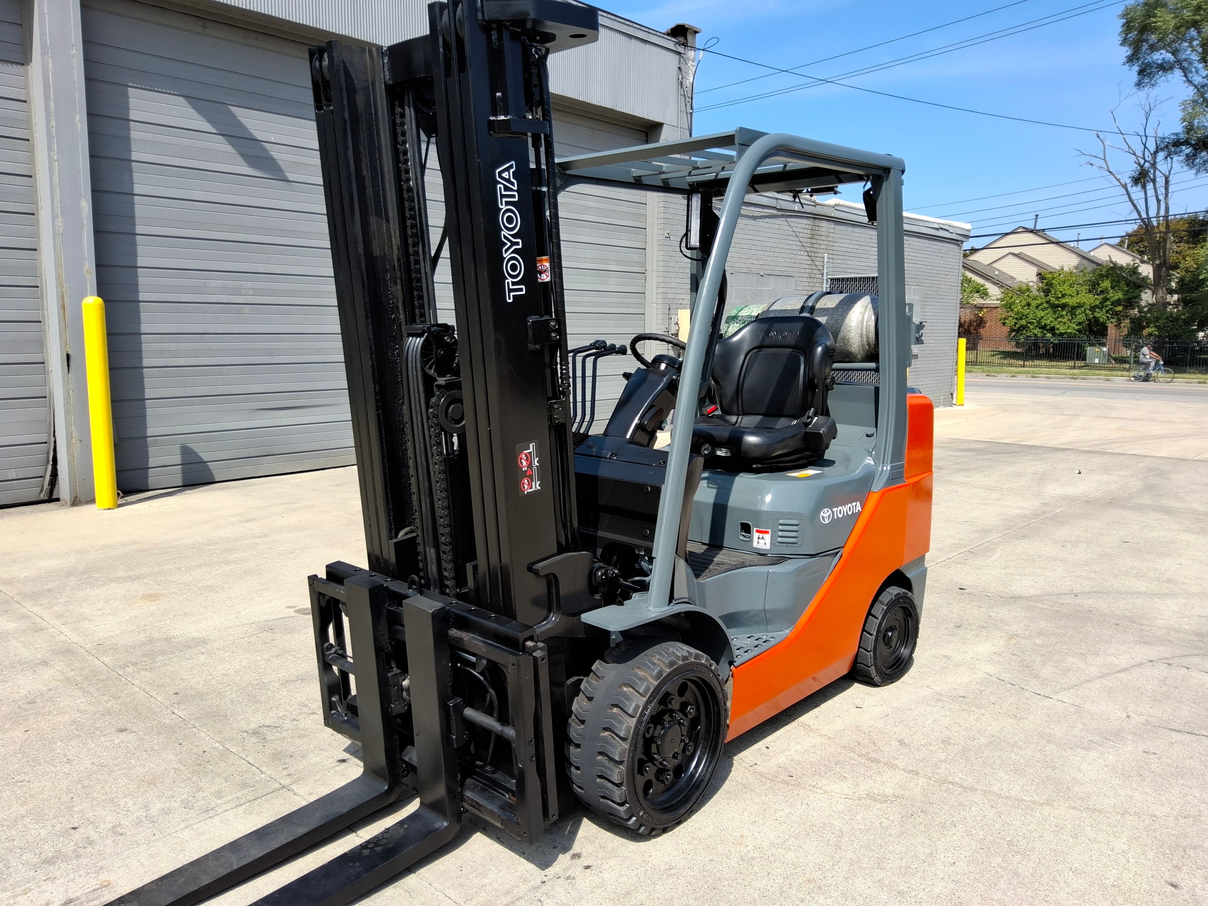 Toyota Model: 8FGCU32 6,500lb Capacity Cushion Tire LP Powered Forklift. Hours: 5,069