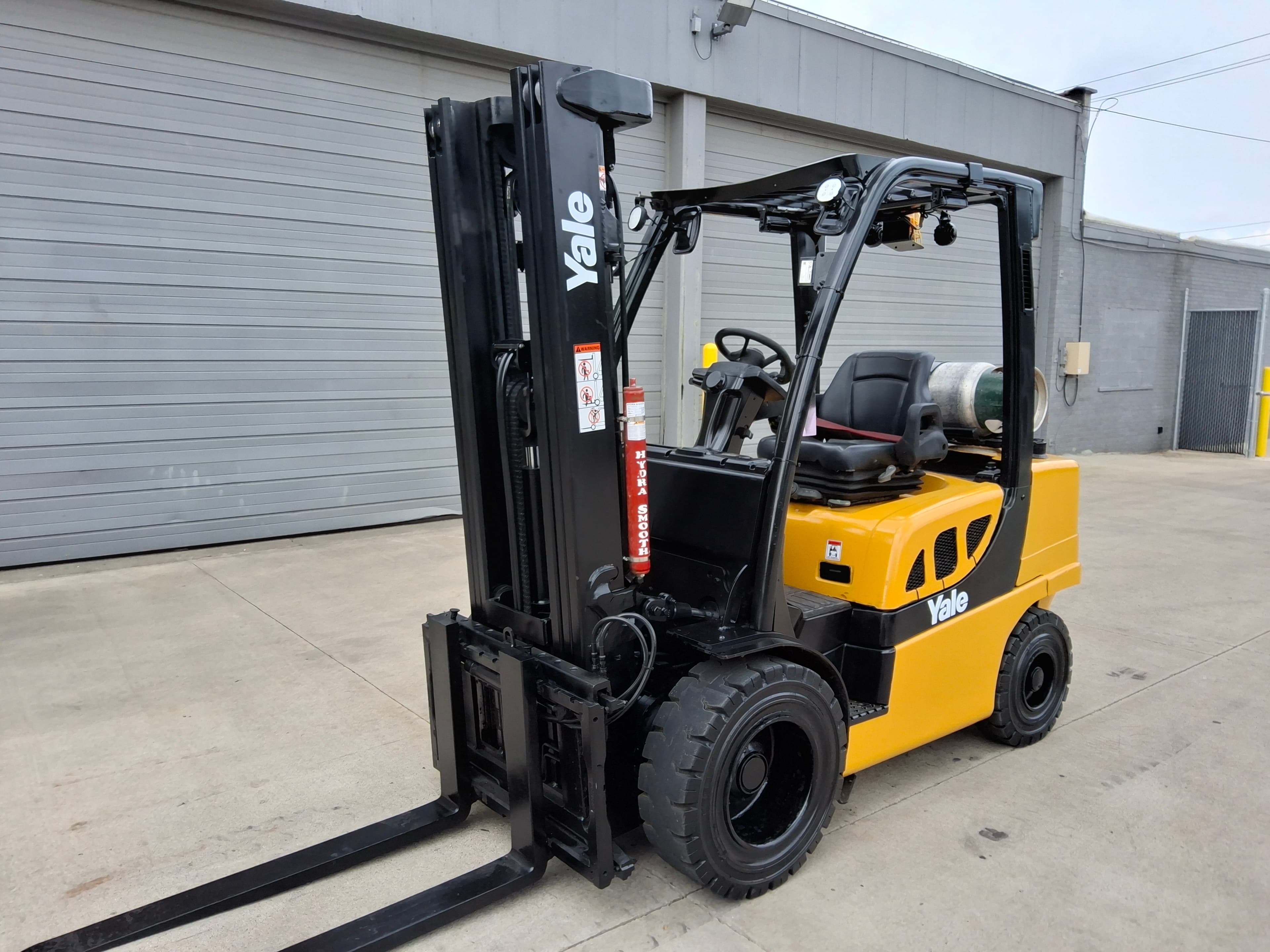 Yale Model: GLP060MXNE 6,000LB Capacity Pneumatic LP Powered Forklift. Hours: 9,027