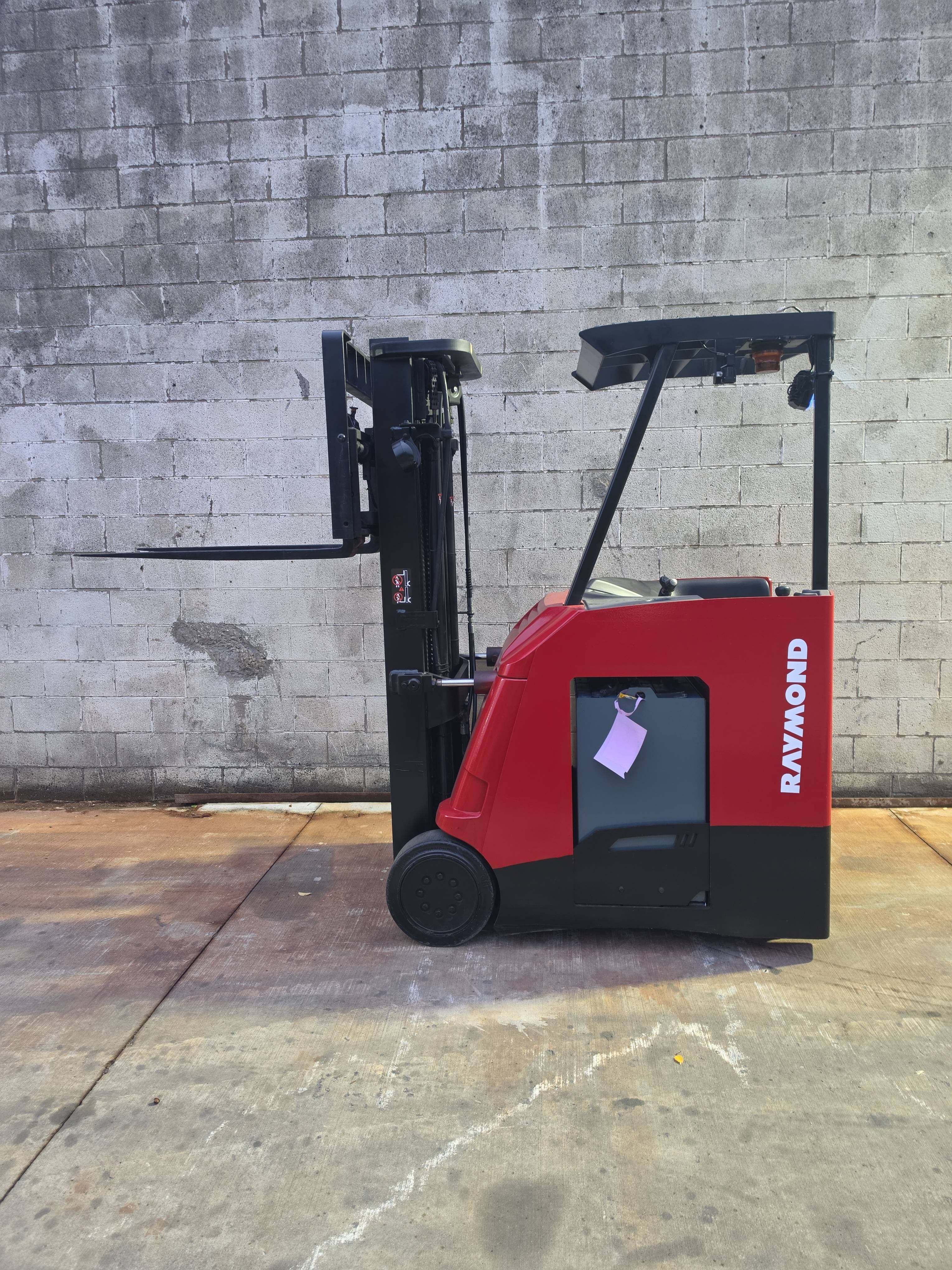 2019 Raymond Model: 415-C30TT 3,000LB Stand Up Counterbalance Electric Forklift. Hours: 6,934