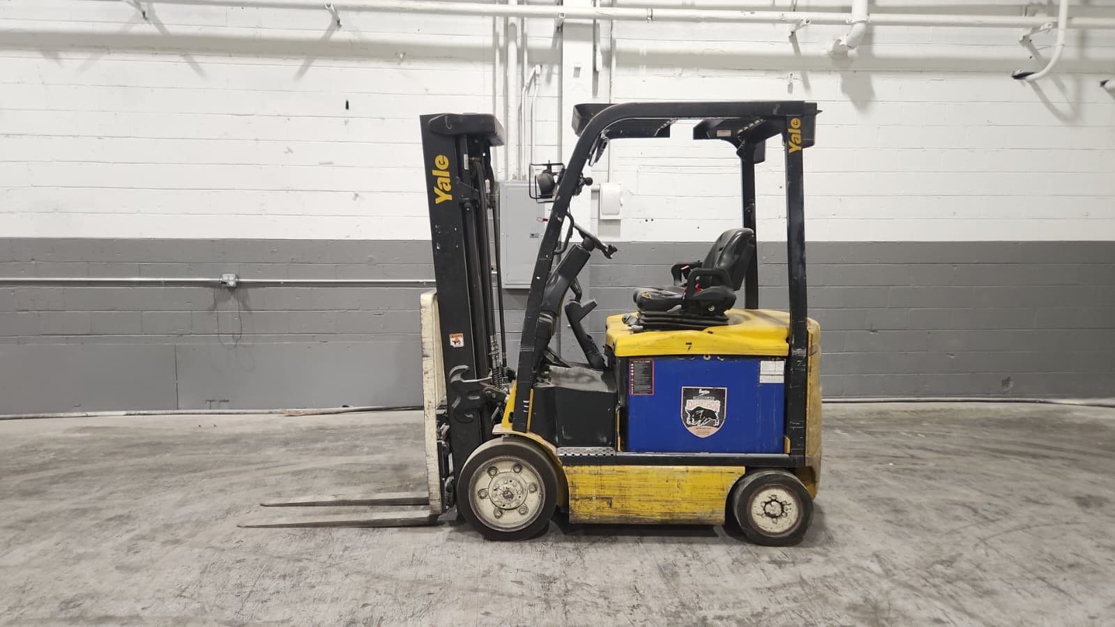 2017 Yale ERC050VGN 5,000LB Sit Down Counterbalance Forklift.