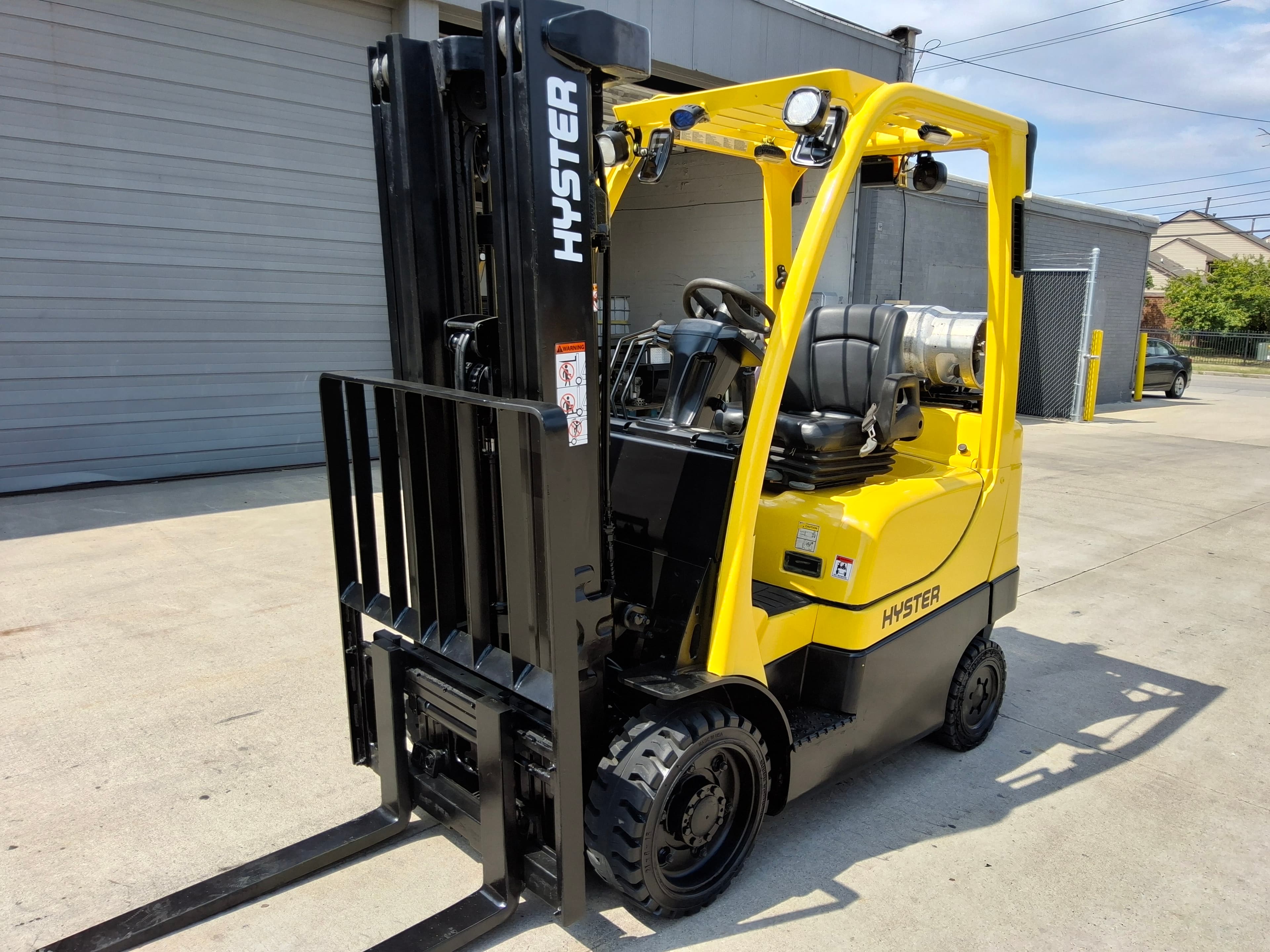 2016 Hyster S50FT 5,000LB Capacity. LP Powered Forklift. 3 Stage Mast, 1,039 hours!