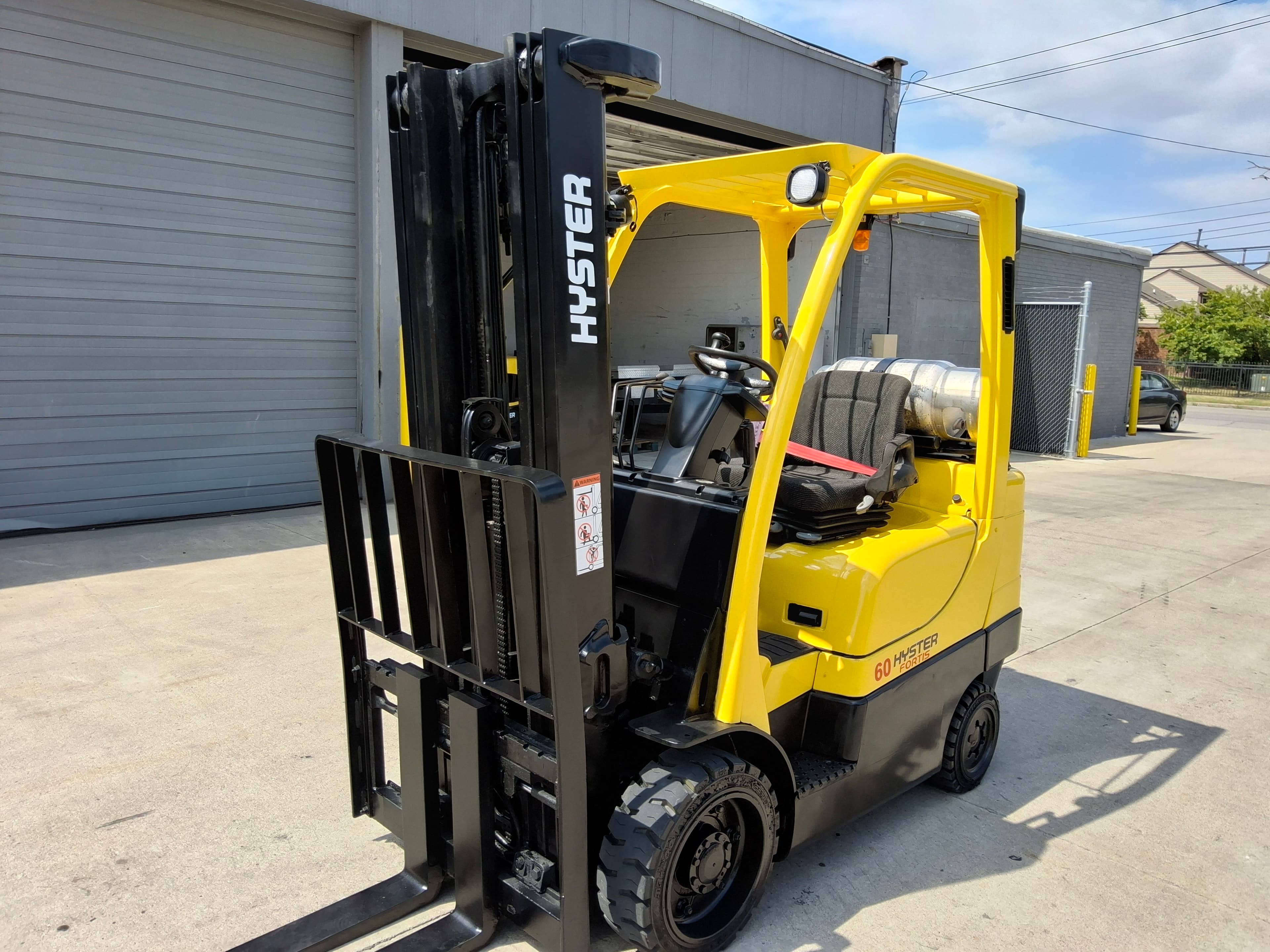 Hyster S60FT 6,000LB Capacity. LP Powered Forklift. 3 Stage Mast, Hours: 7,587