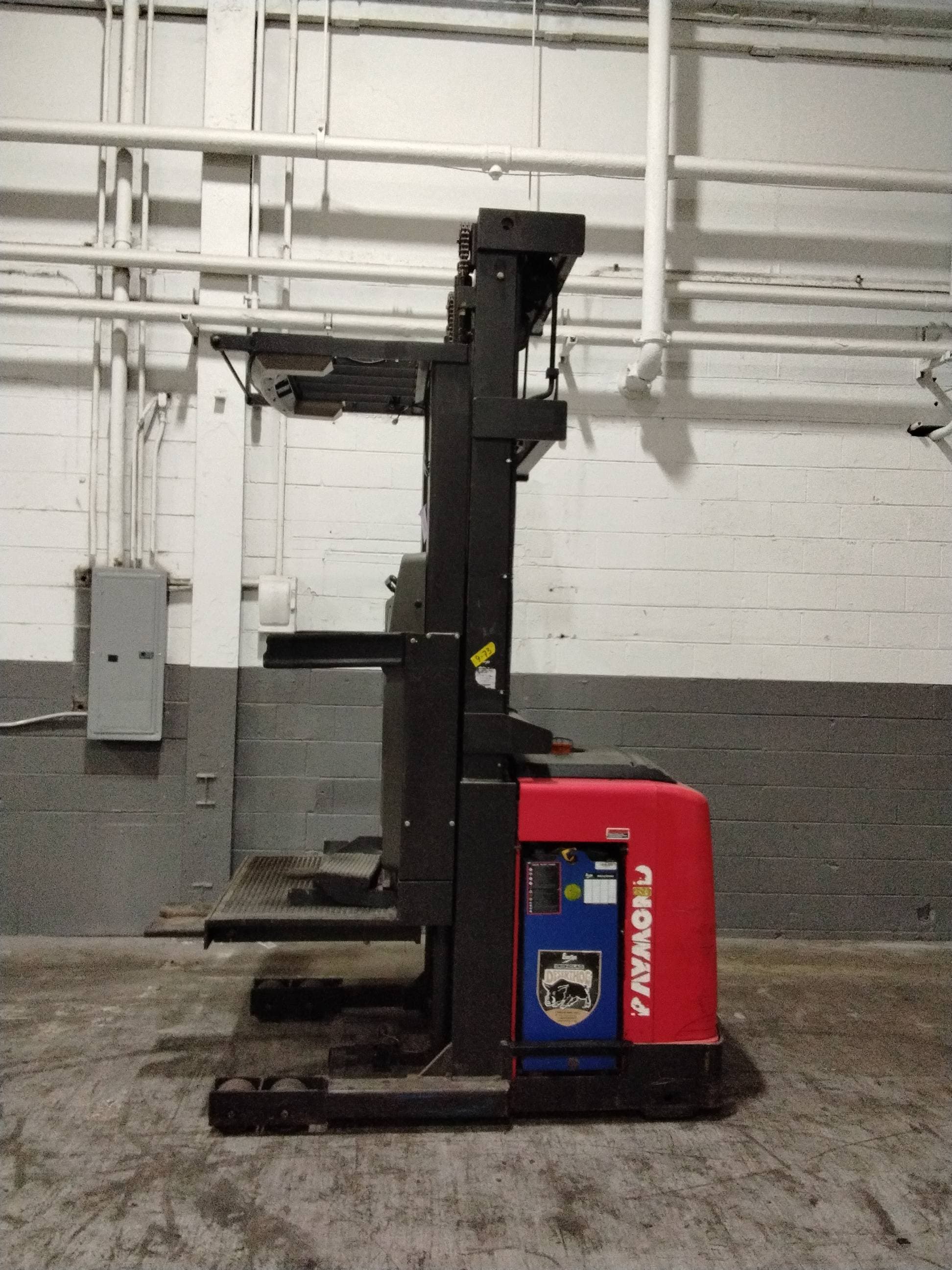 2015 Raymond Model: 560-OPC30TT 3,000LB Electric Order Picker Forklift. 9,640 Hours