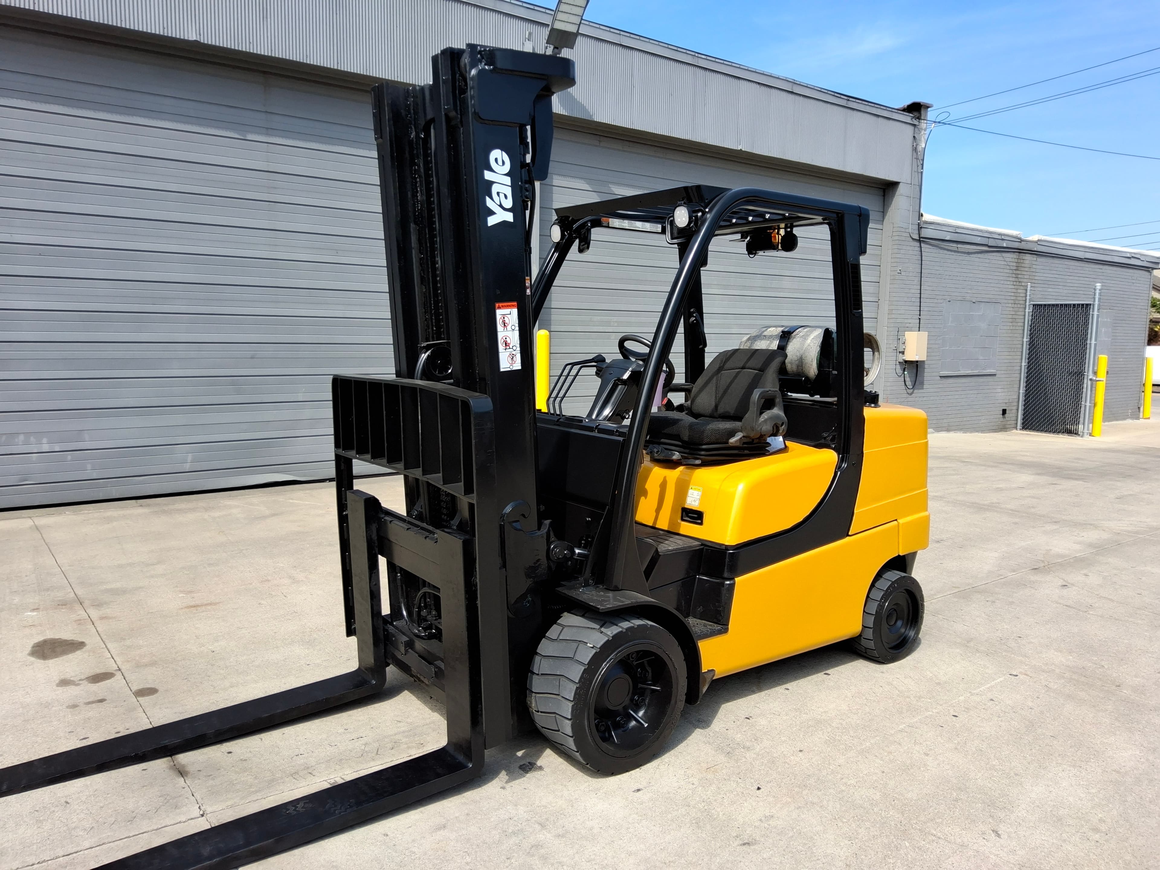 2021 Yale GLC100VXN 10,000 LB Capacity Cushion Tire LP Forklift, 7,004 Hours