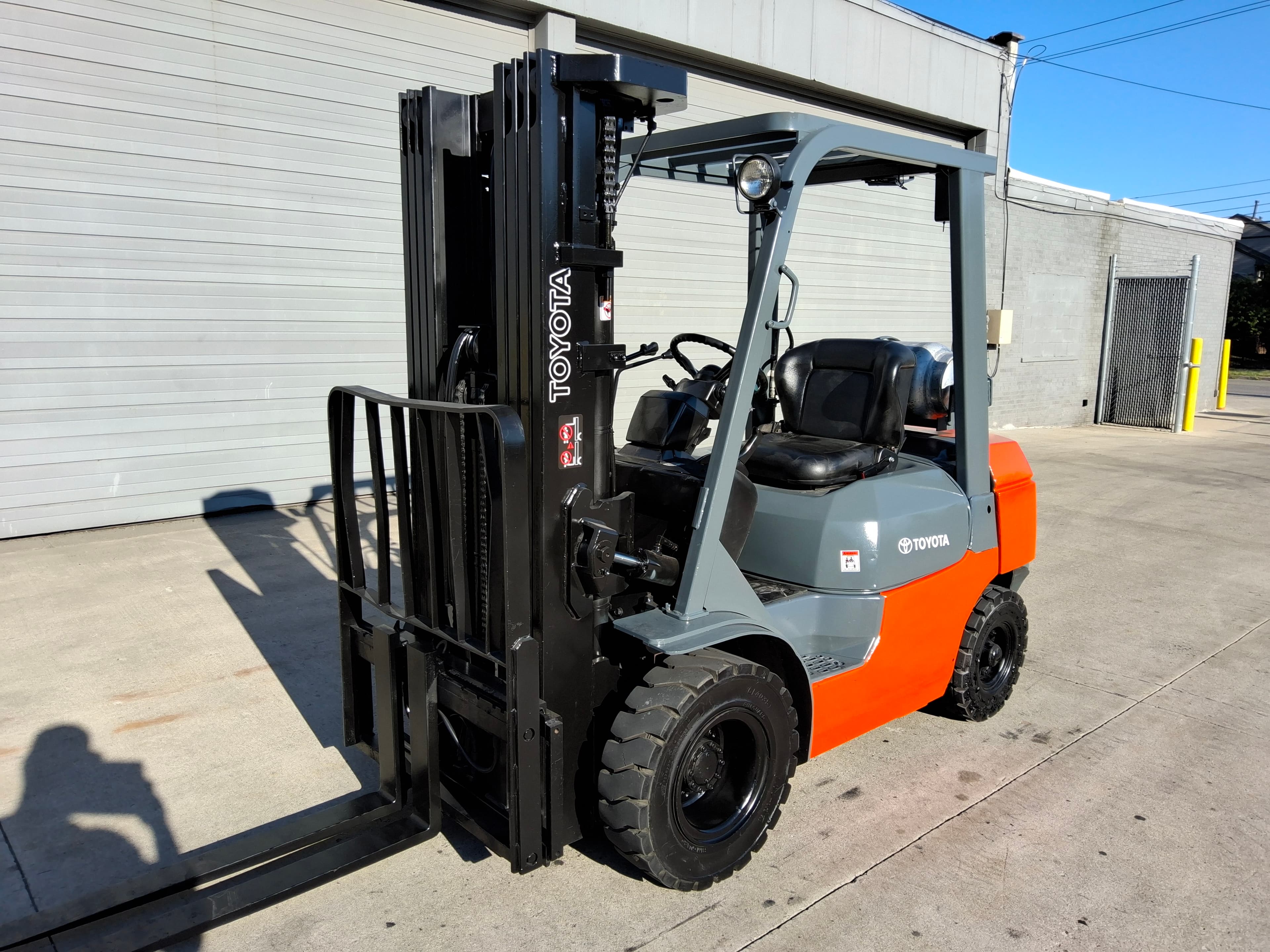 Toyota Model: 7FGCU25 5,000lb Capacity LP Powered Forklift.