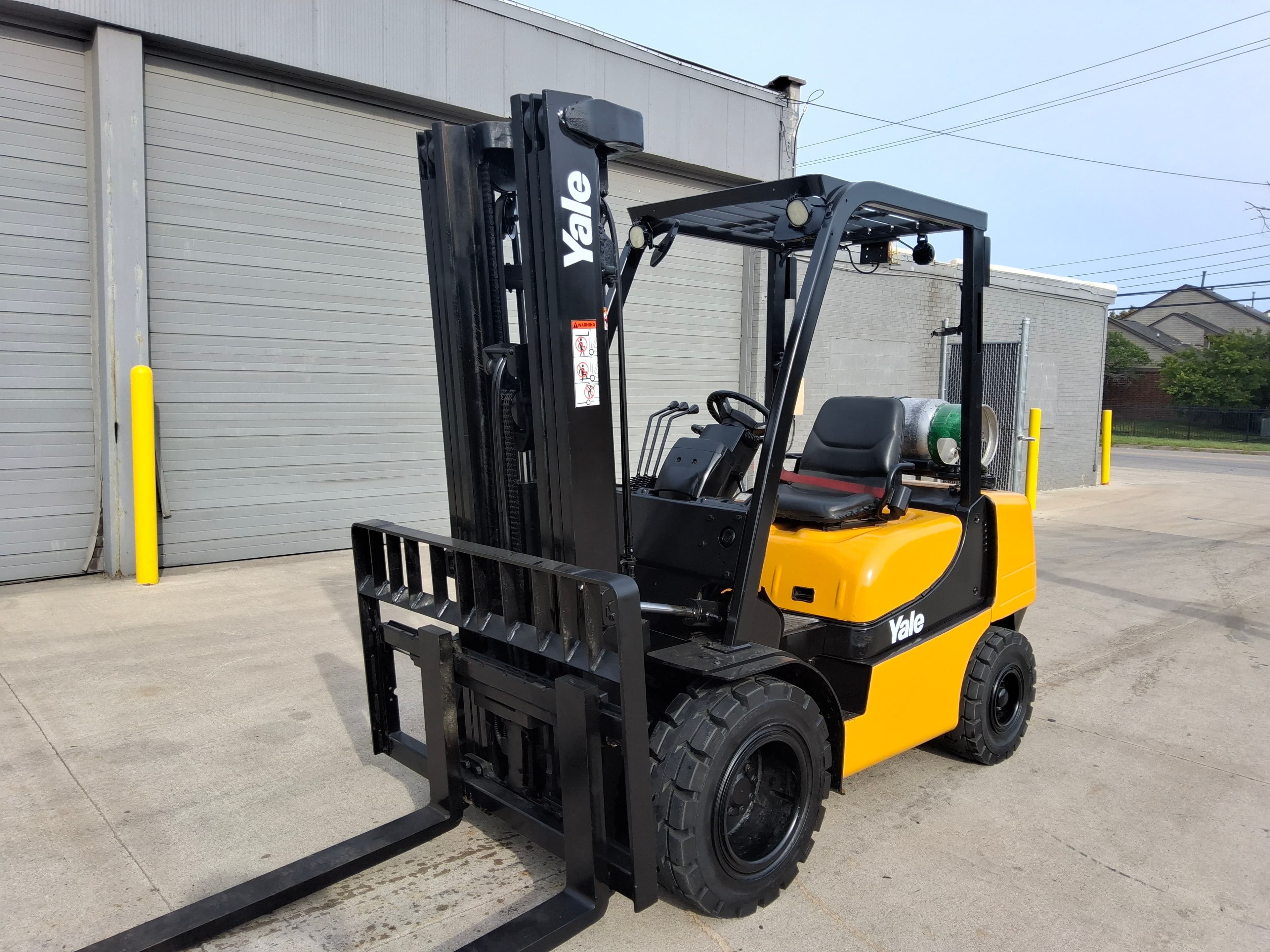 2019 Yale Model: GLP060MXNE 6,000LB LP Powered, Pneumatic Tire Forklift