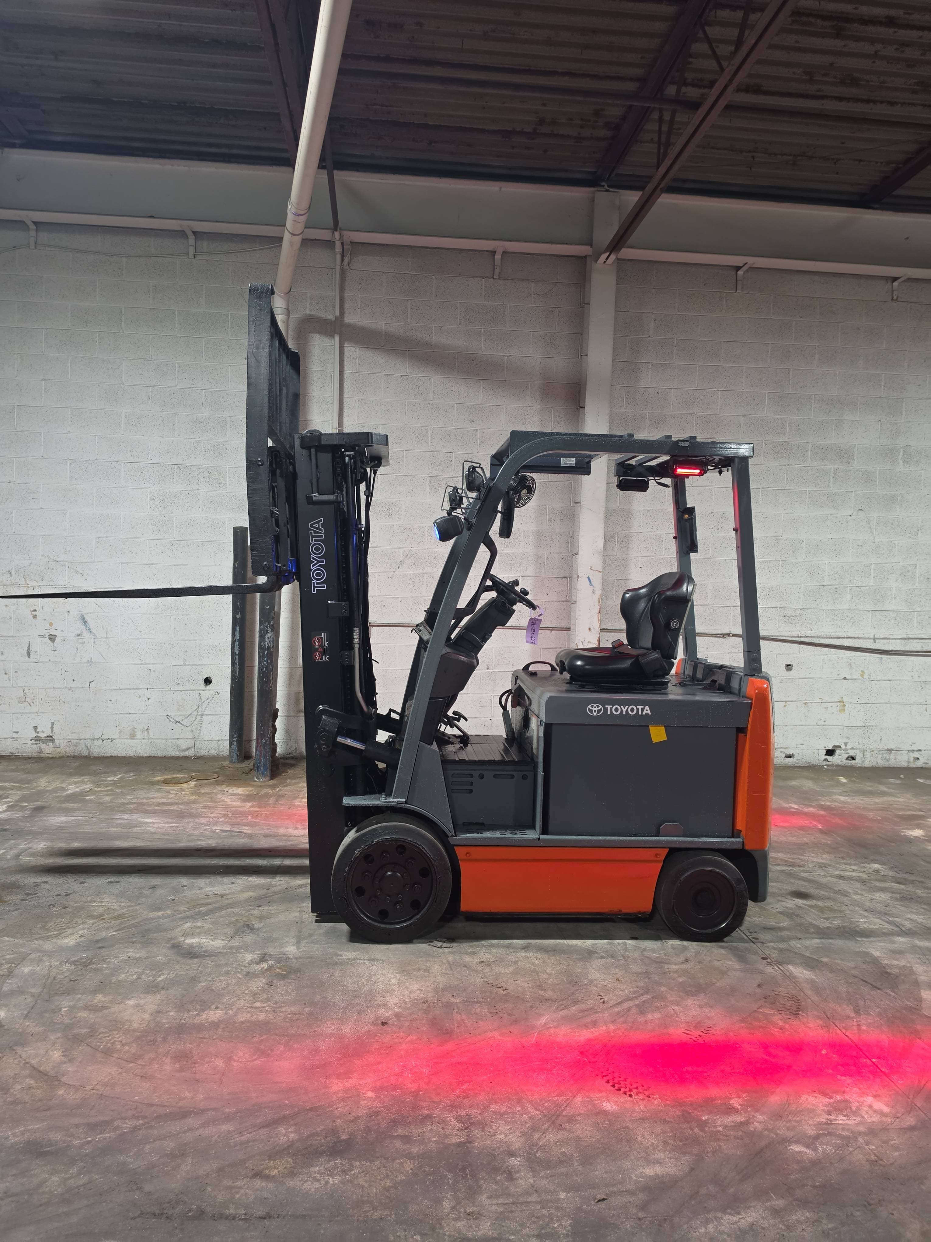 Toyota Model: 8FBCU32 6,500lb Capacity Electric Forklift