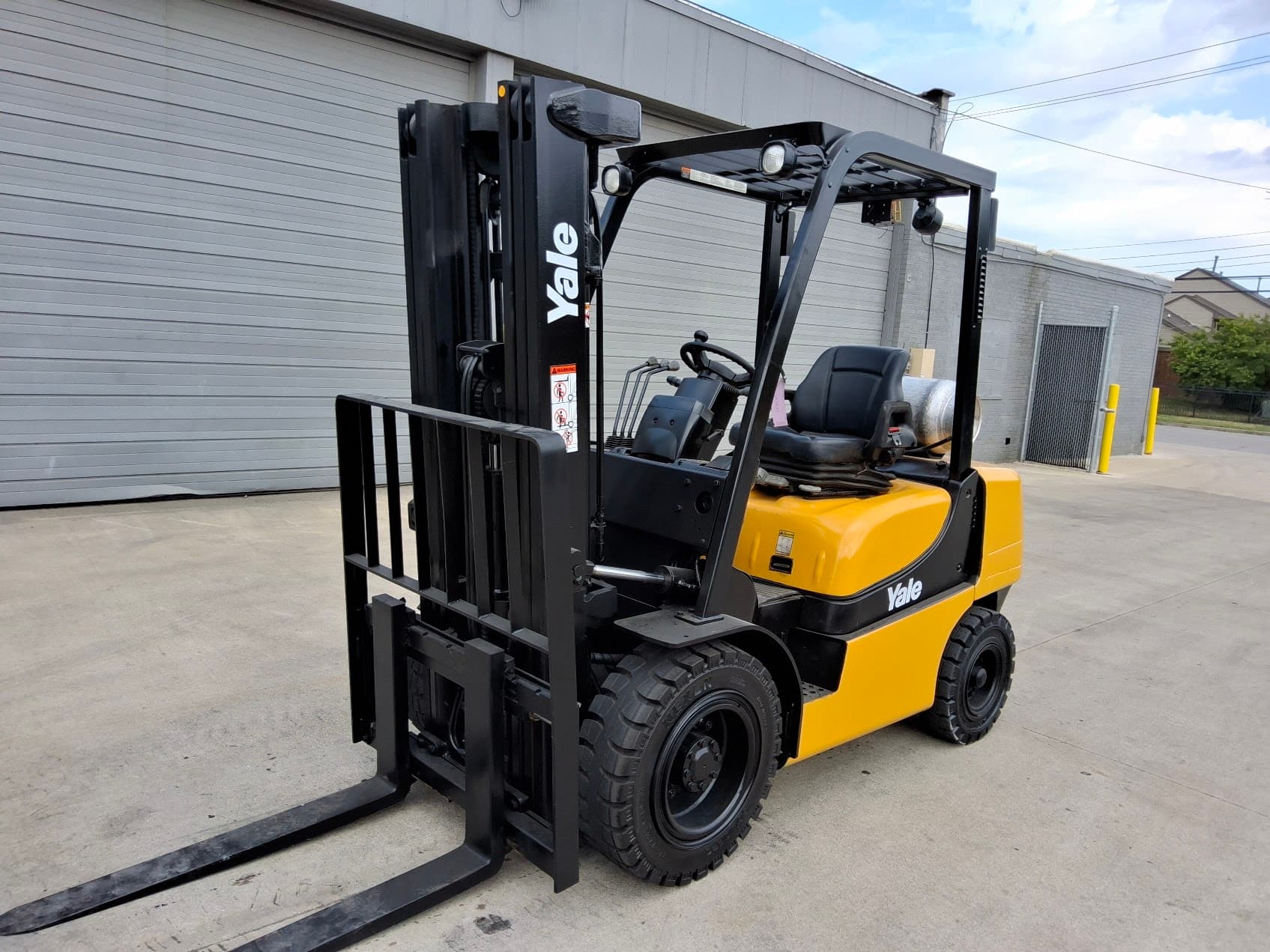 2022 Yale GP060MX 6,000LB LP Pneumatic Tire Forklift