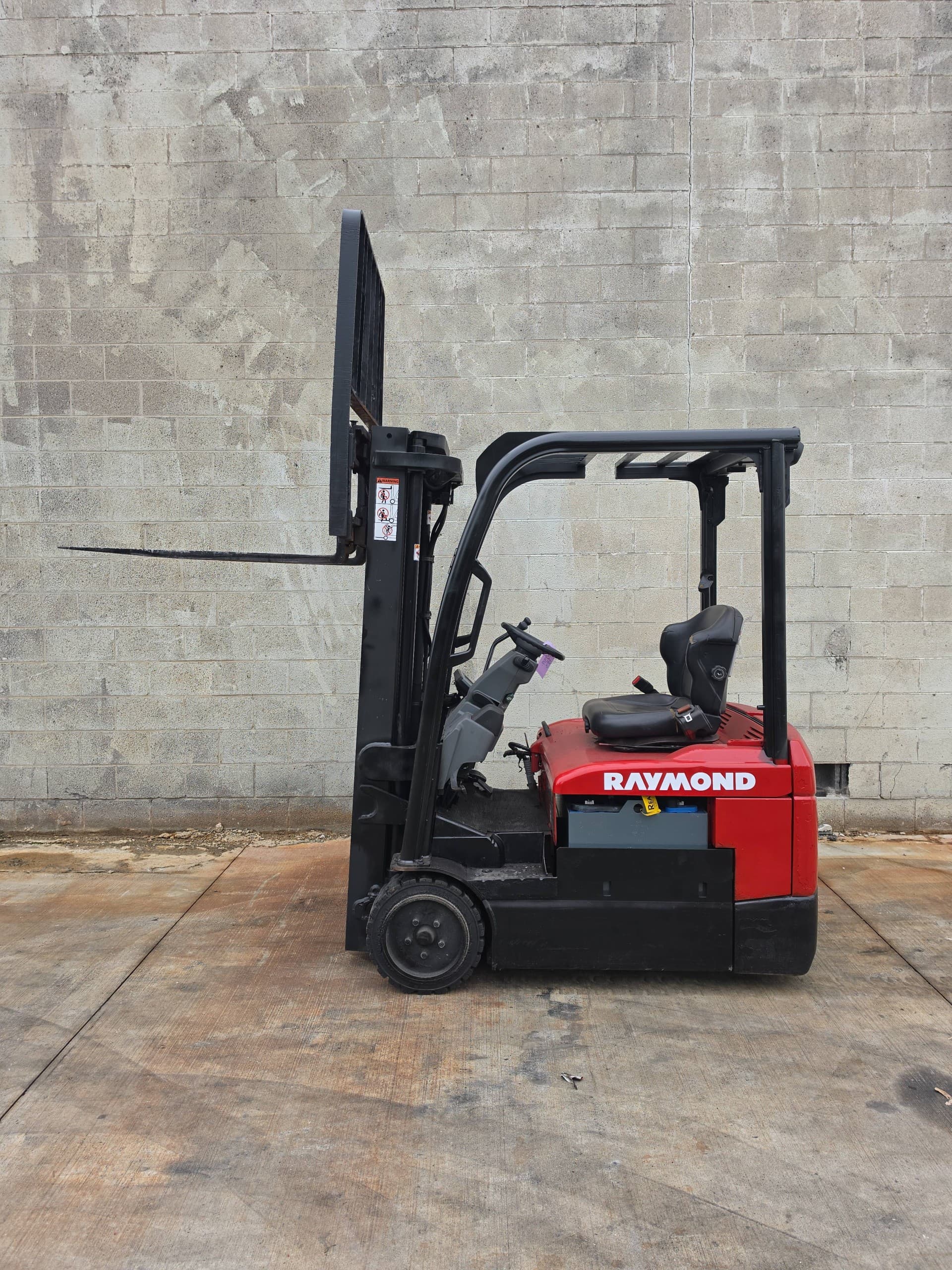 Raymond Model: 4460C30 3,000lb Capacity Electric Forklift, Cushion Tires