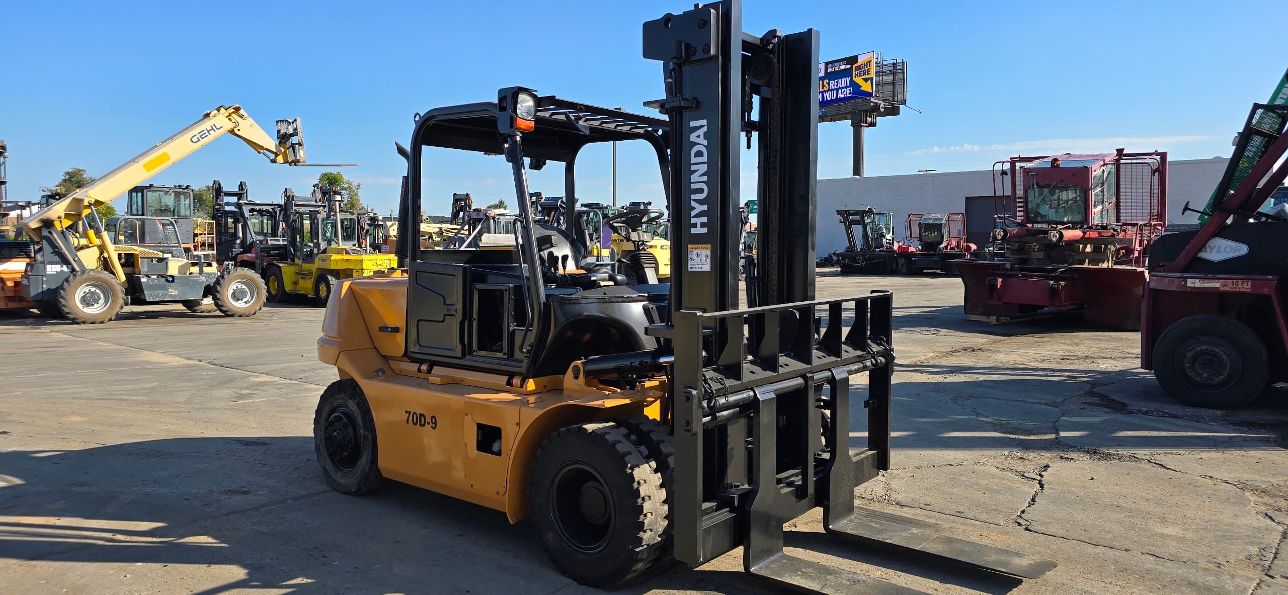 Hyundai 70D-9 15,500LB Capacity Diesel Pneumatic Tire Forklift, Hours: 700.6