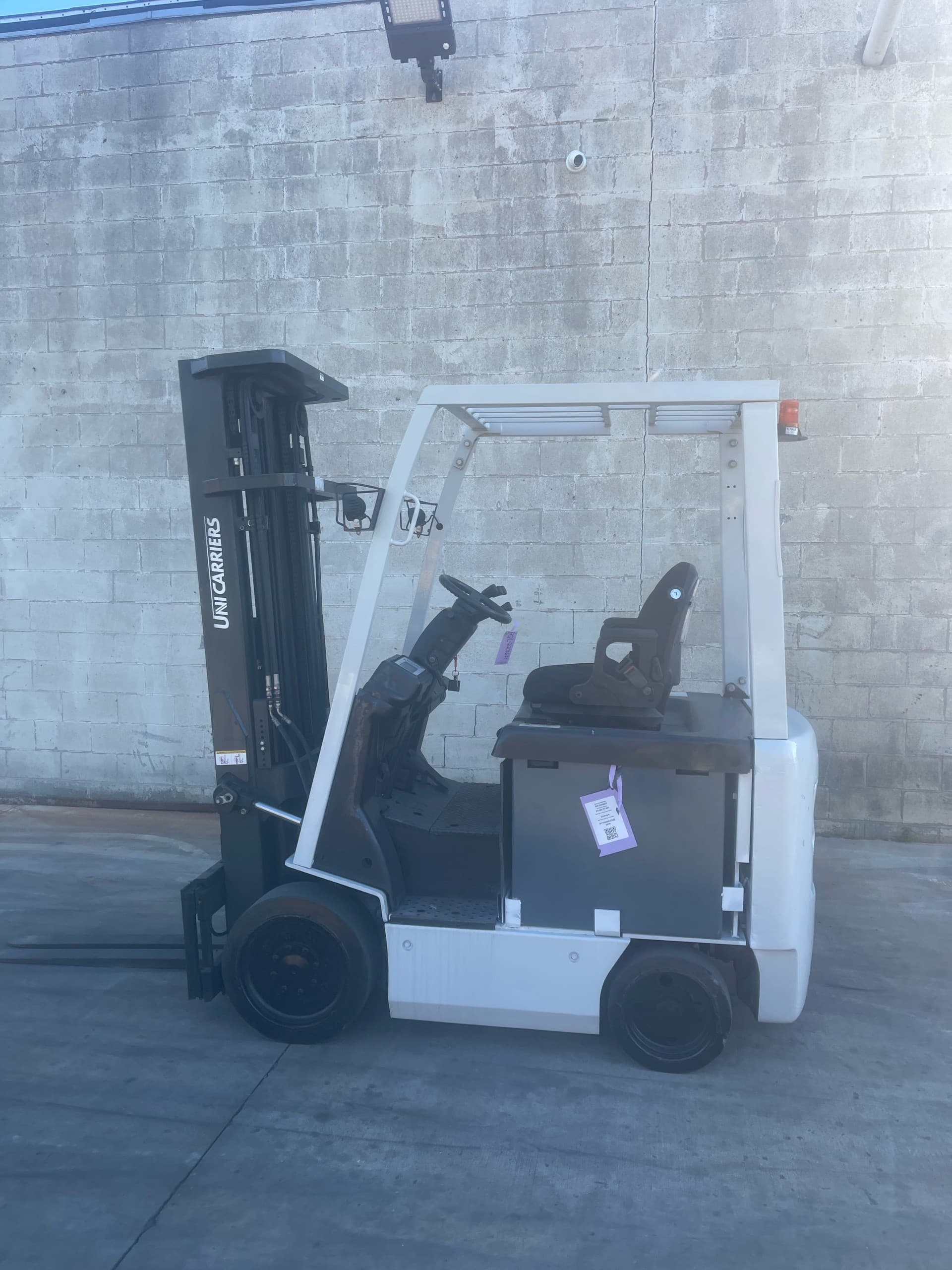 UniCarriers Electric Sit-Down Forklift – Cushion Tires