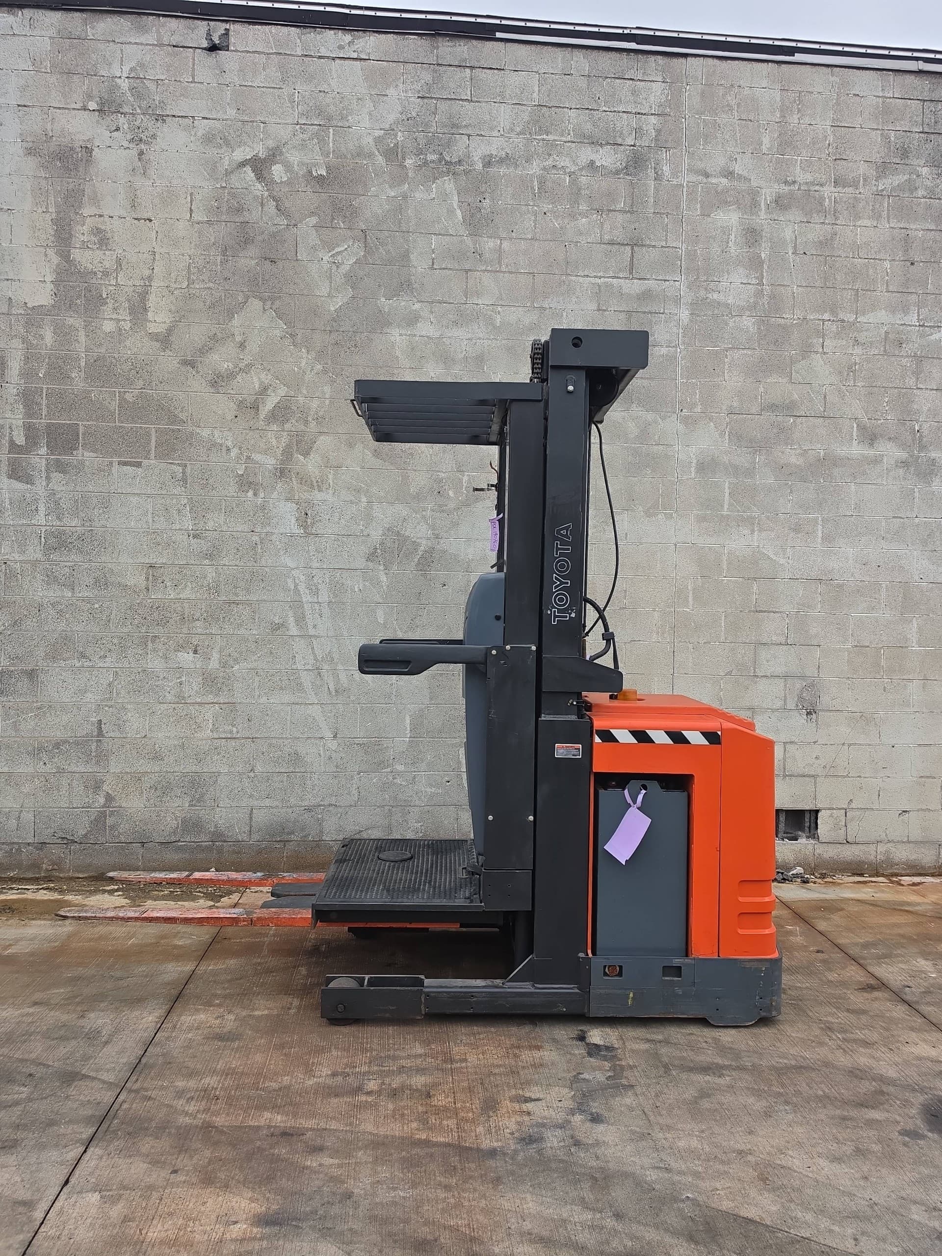 Toyota Model: 7BPUE15 3,000lb Capacity Cushion Tire Electric Forklift