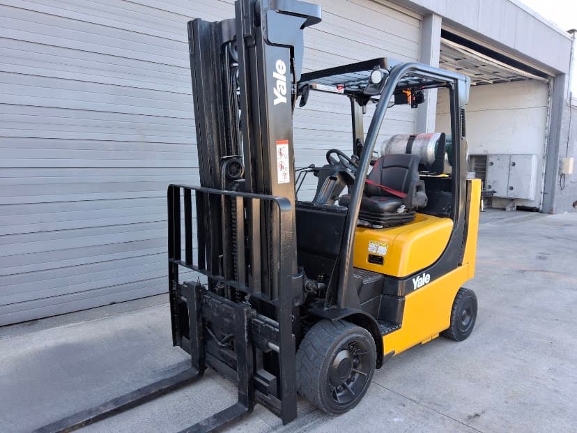 Yale GLC080VXNKAE094 7,350LB LP Cushion Tire Forklift, 200.8" Lift, 48" Forks