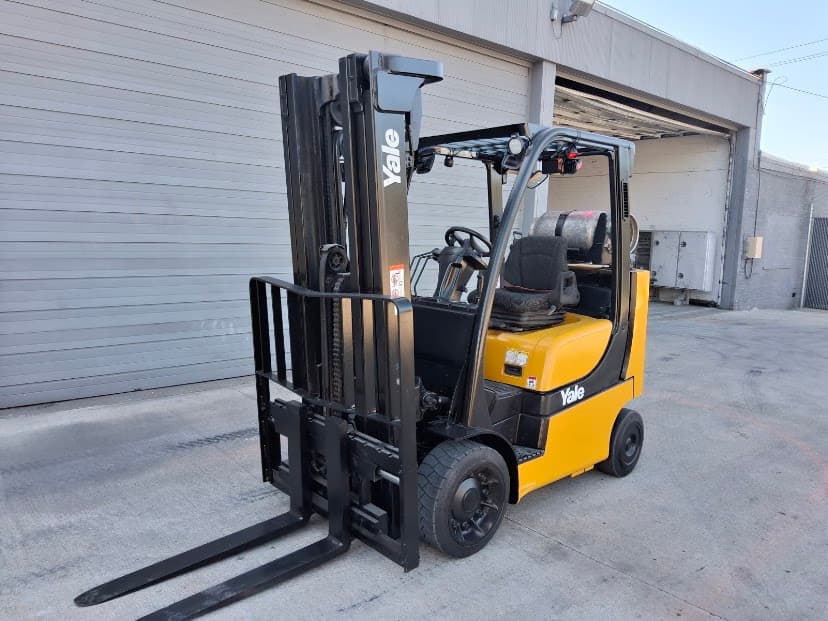 Yale GLC080VXNKAE094 7,350LB LP Cushion Tire Forklift, 201" Lift, 48" Forks