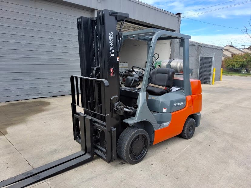 Toyota 7FGCU35 8,000 LB LP Cushion Tire Forklift, 187" Lift
