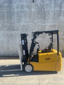 2021 Yale ERP040VTN 4,000 lb Electric Forklift – 10,506 Hours